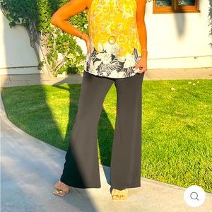 Veronica Pants| wide leg Pants| size S| New with Tag| stretch material
